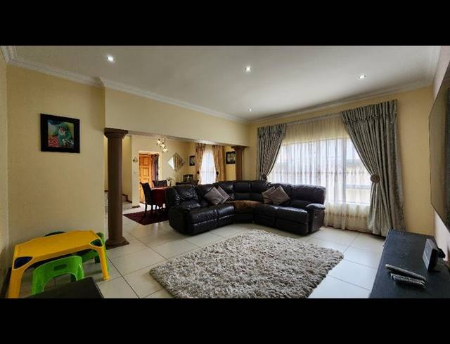 3 BEDROOM HOUSE FOR SALE IN PARKRAND